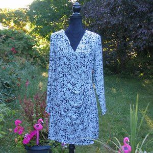 Club Monaco Black and White Floral Dress